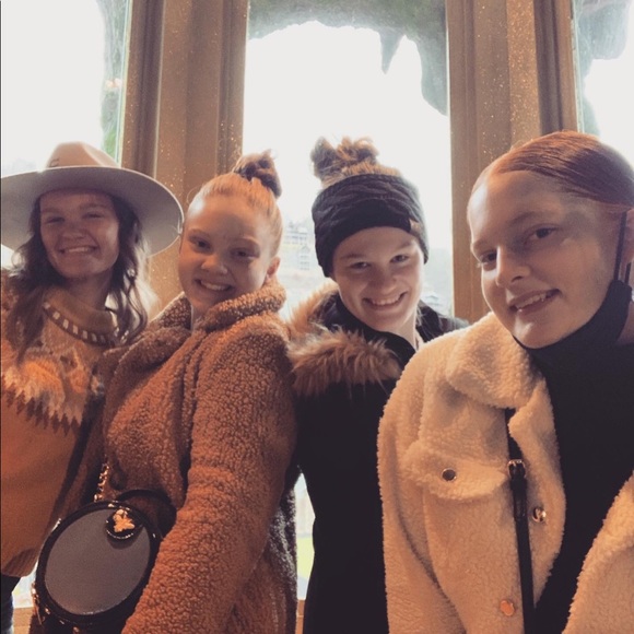 Meet your Posher, Sasha - Picture 15 of 16